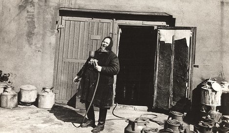 Вячеслав Новожилов. Хозяйка склада. 1977 г.
